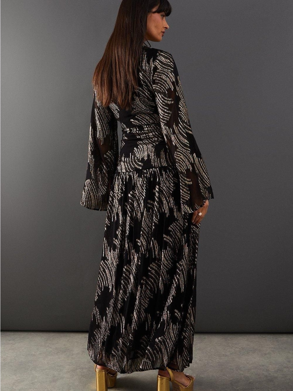 Warehouse Metallic Jacquard Plunge Neck Midi - Picture 4 of 11